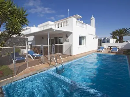 Villa Lovely Los Mojones Villa Casa Jasmine Heated Pool Short Walk To Beach Puerto Del Carmen Puerto del Carmen (Lanzarote)