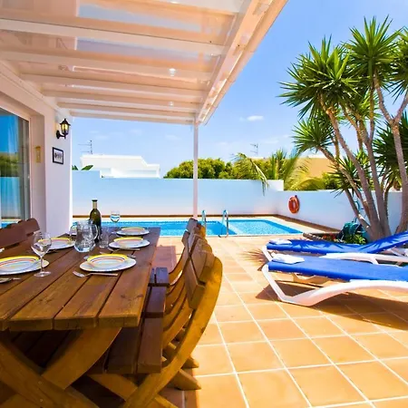 Lovely Los Mojones Villa Casa Jasmine Heated Pool Short Walk To Beach Puerto Del Carmen Villa Puerto del Carmen (Lanzarote)