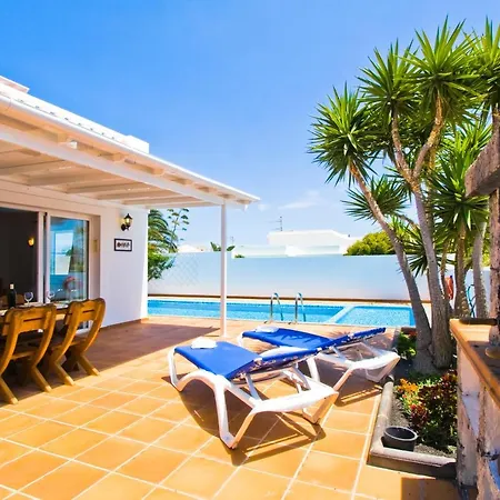Villa Lovely Los Mojones Villa Casa Jasmine Heated Pool Short Walk To Beach Puerto Del Carmen Puerto del Carmen (Lanzarote)