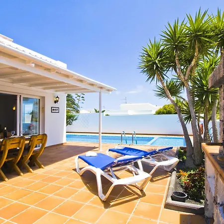 Lovely Los Mojones Villa Casa Jasmine Heated Pool Short Walk To Beach Puerto Del Carmen