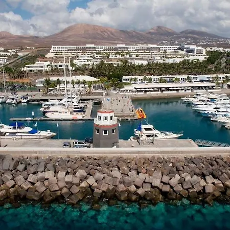 Lovely Mojones Casa Jasmine Heated Pool Short Walk To Villa Puerto del Carmen (Lanzarote)